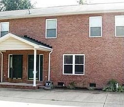 1st image of 808 Lakeview Dr