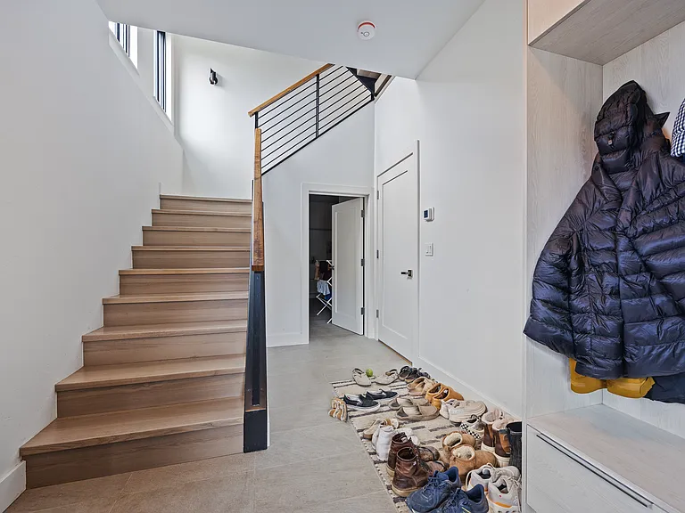 215 S Sunset Ridge Dr — Photo 18