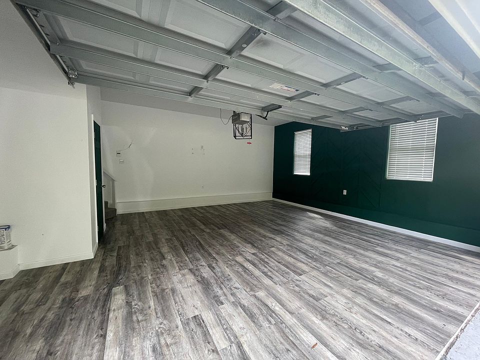1st image of 205 Breezewood Dr