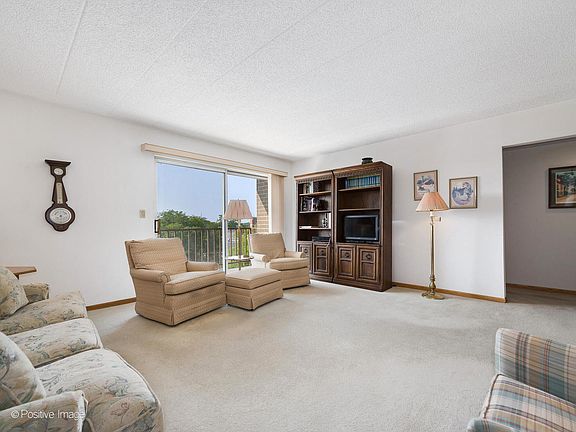 2nd image of 1365 Ashland Ave APT 504