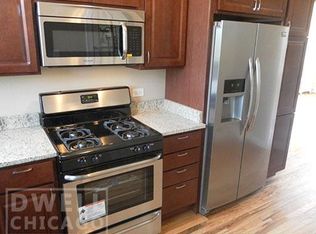 7448 N Artesian Ave APT 3, Chicago, IL 60645