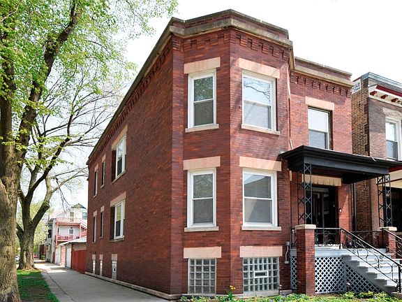 2nd image of 3657 N Hermitage Ave