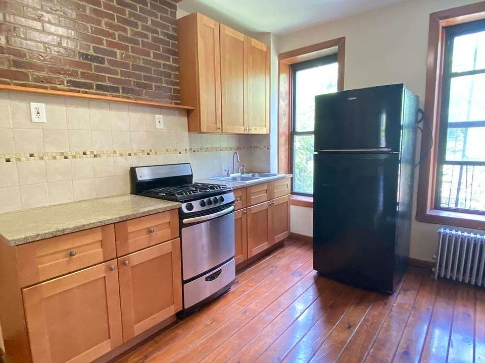 1st image of 310 14th St #2