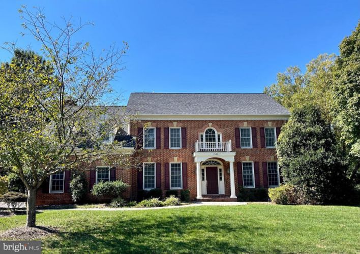 1st image of 1588 Highland Glen Pl