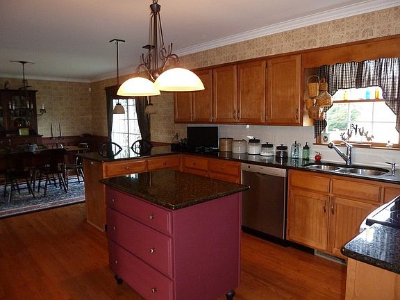 5th image of 208 Tralee Dr