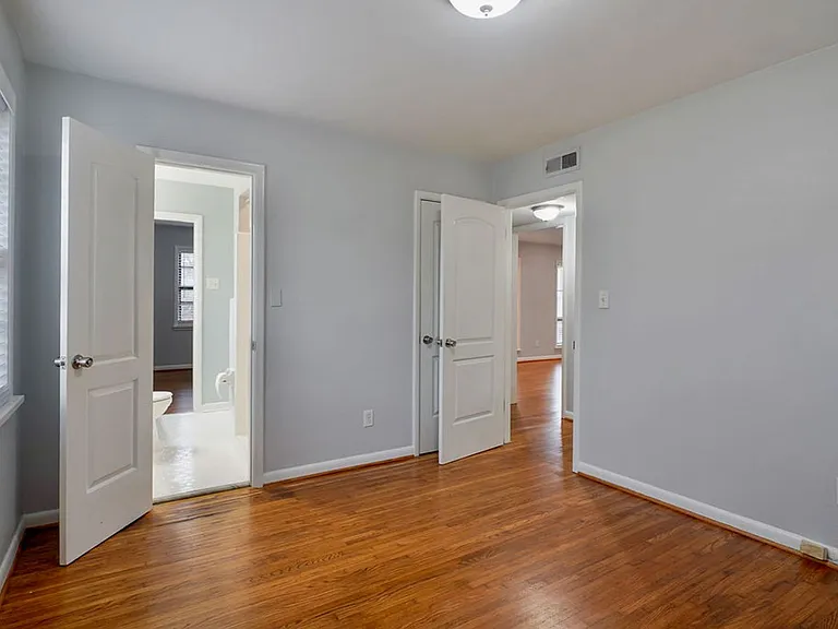 969 Oak Grove Rd — Photo 20