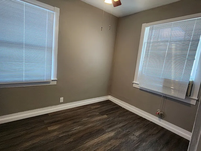 1027 W Mistletoe Ave #2 — Photo 10