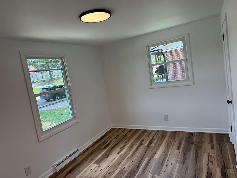 312 Sycamore St — Photo 5