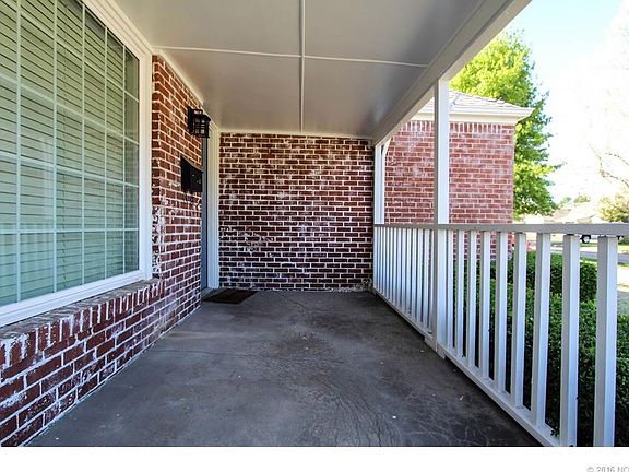 2nd image of 1917 S Knoxville Ave