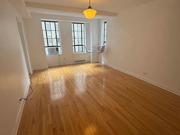 5th image of 340 W 57th St APT 4H