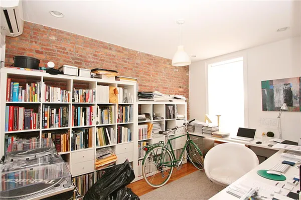 Rented by R New York | media 6