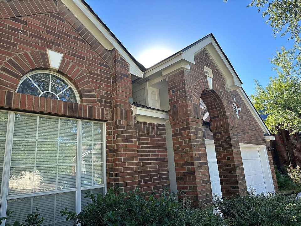 1st image of 1117 Blue Fox Dr