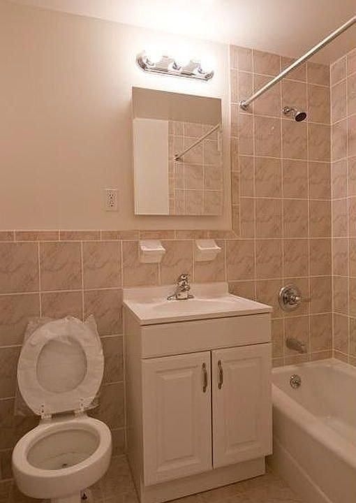 2nd image of 24530 Grand Central Pkwy APT 4F