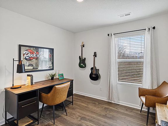 4th image of 361 Petie Way