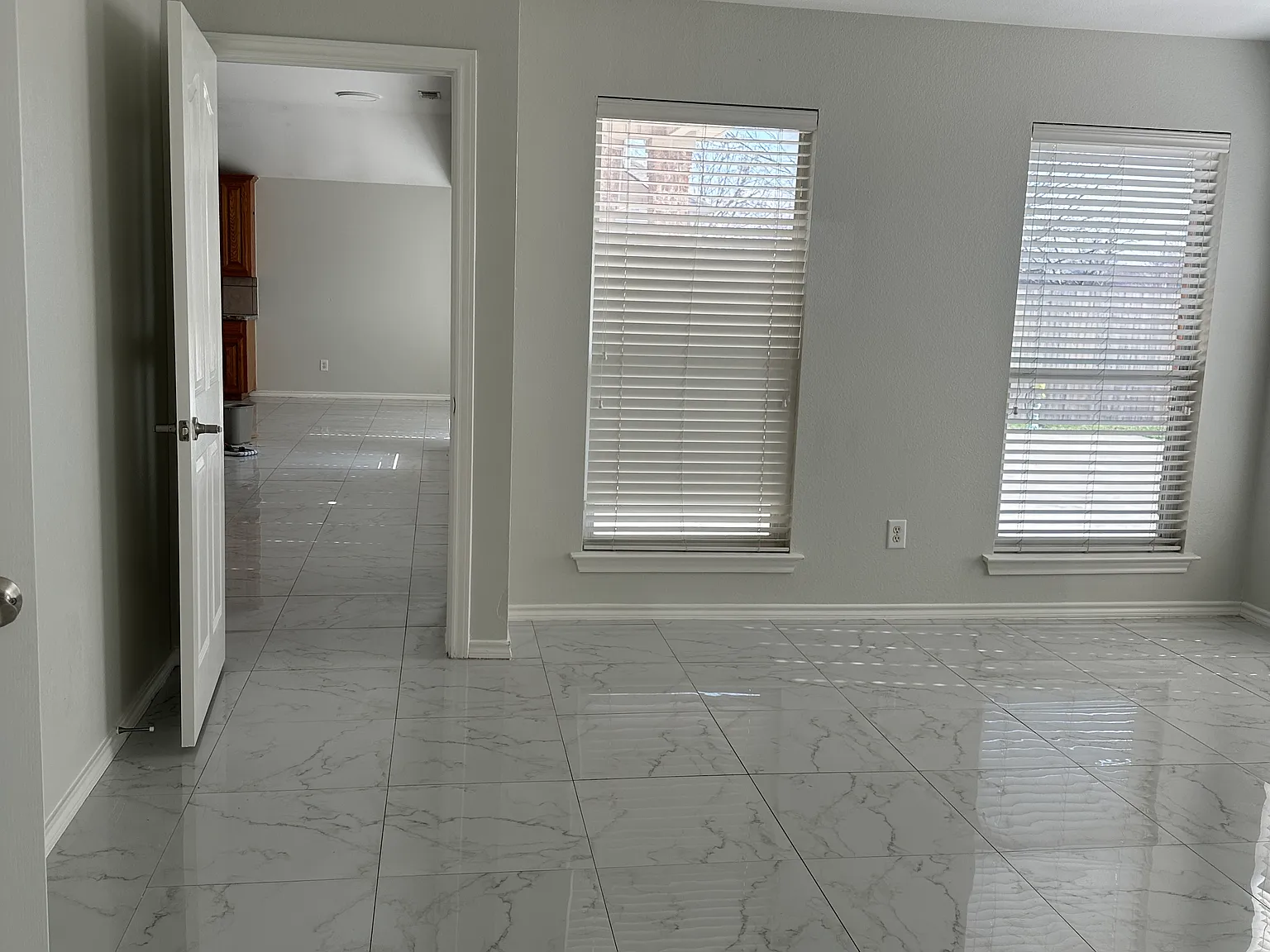 4 bed, 2266 sqft, $2,500 — Photo 4