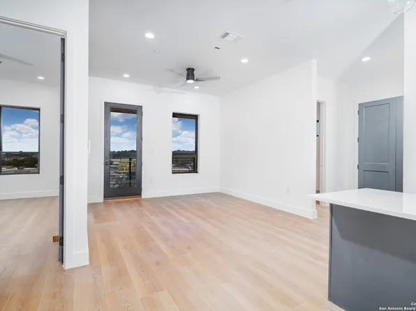 10899 S Hausman Rd 102, San Antonio, TX 78249