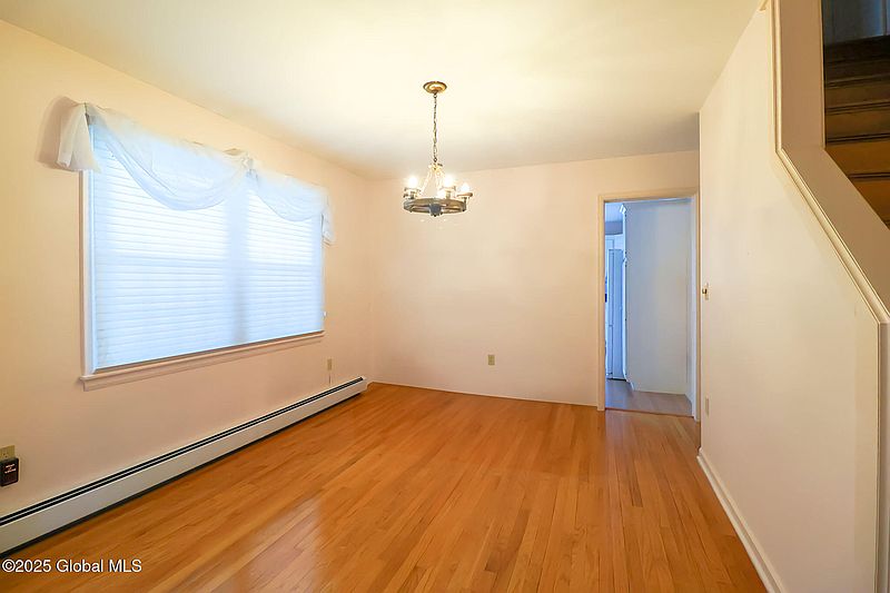 4th image of 6 Diana Place