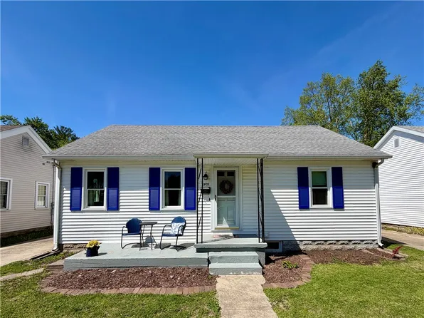 1409 S 14th St, Mattoon, IL 61938