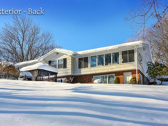 2nd image of 11 Pleasantview Dr