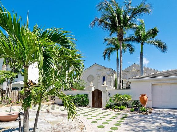 4th image of 8213 Midnight Pass Rd