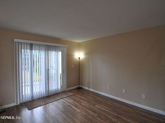 3rd image of 1818 Willowwood Dr