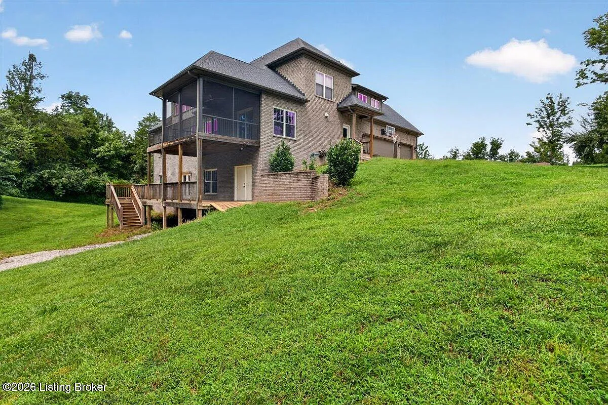 6 bed, 4.5 bath, 4000 sqft, $4,000 — Photo 4