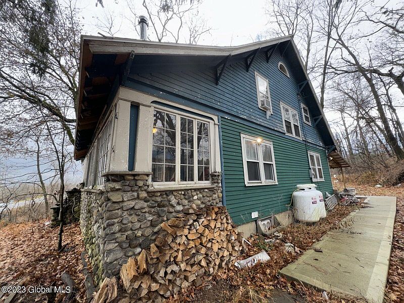 5th image of 649 River Road