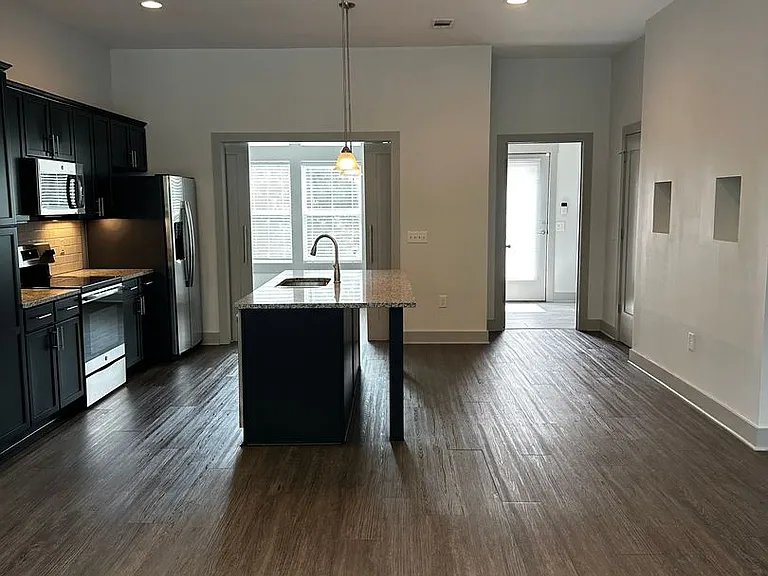 Heritage East Apartments — Photo 17