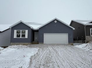 3335 Lincolnshire Rd, Waterloo, IA 50701