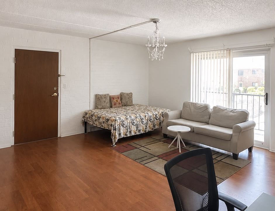 1st image of 3221 W Parkway Dr APT 21D