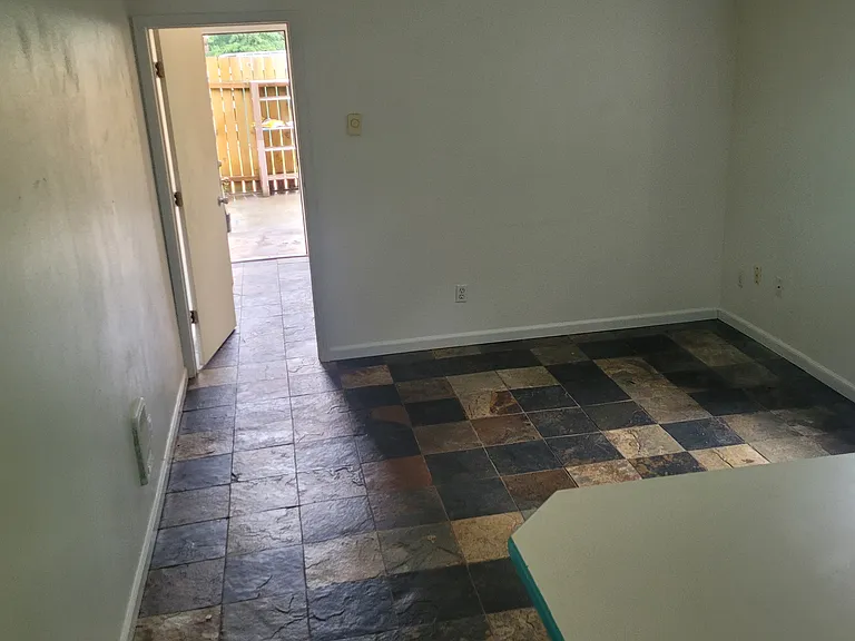 SE Royer Rd — Photo 10