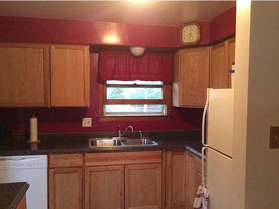 3rd image of 104 Linsdale Dr