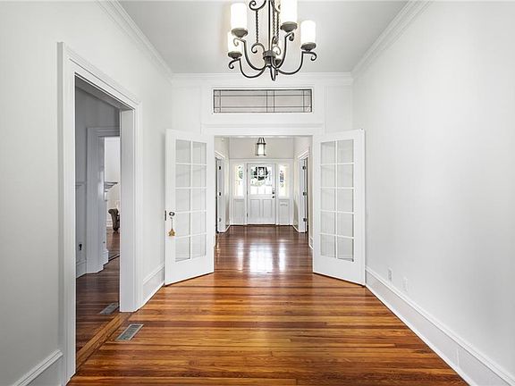 5th image of 328 Church St