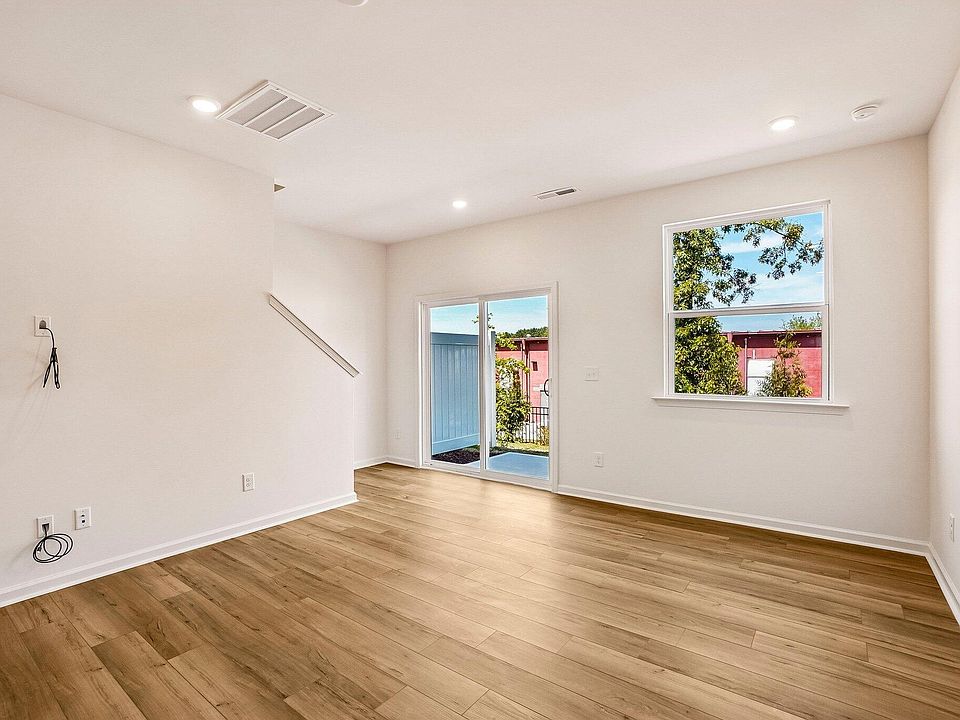 1st image of 10618 Brookside Reserve Rd