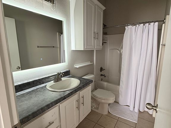 4th image of 821 Garrison Ave APT 12