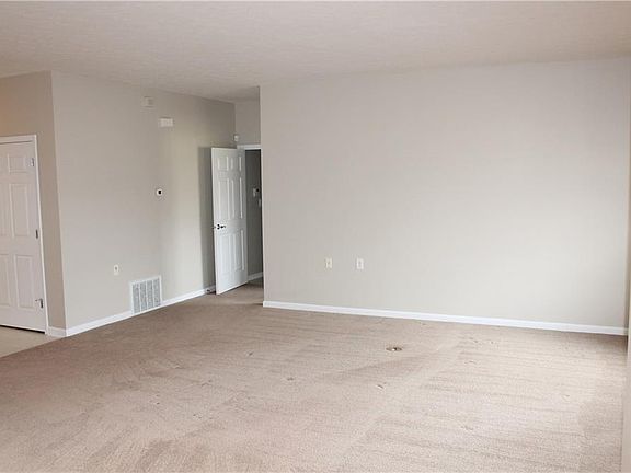 5th image of 1102 Eastfield Dr