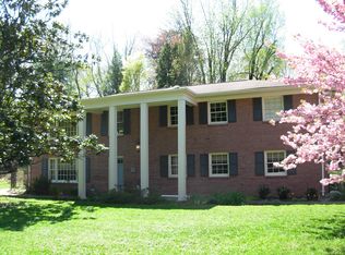 6627 Tunlaw Ct, Alexandria, VA 22312