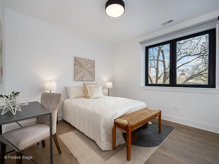 4713 N Clark St #401 — Photo 13