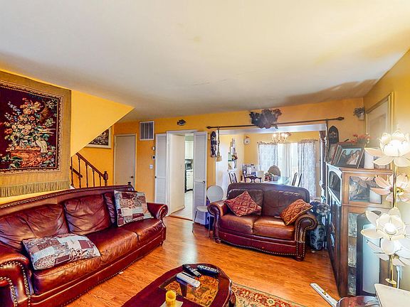 4th image of 135 Joyceton Way