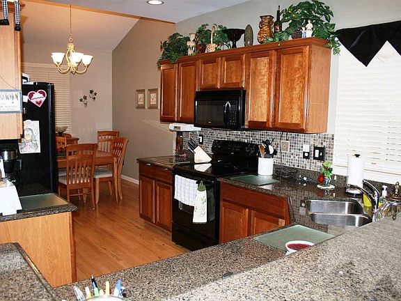 4th image of 22549 Cass River Dr