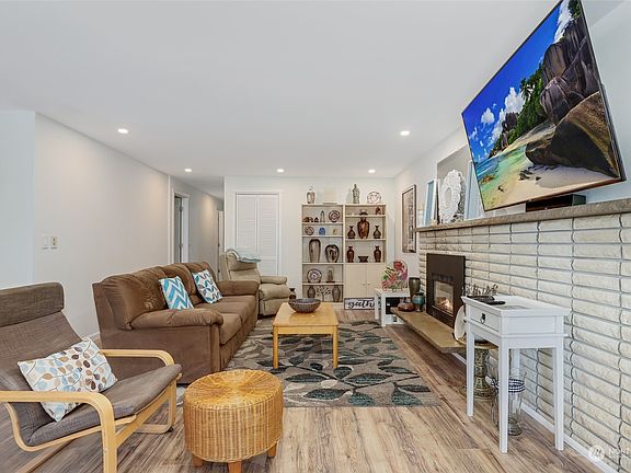 3rd image of 9516 E E Street