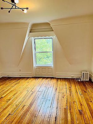 2nd image of 843 Lincoln Pl #3