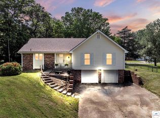 1305 S 8th St, Clinton, MO 64735