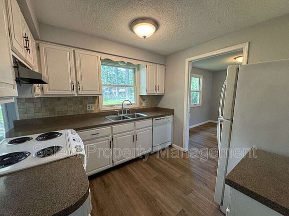 5th image of 1925 Kendawa Dr