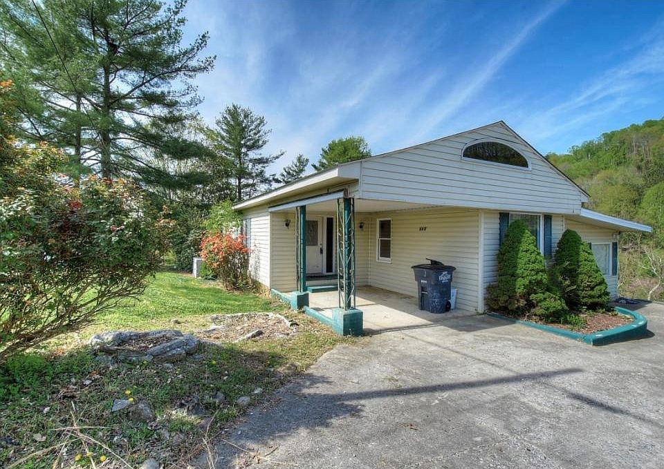 1st image of 340 Clearwater Dr