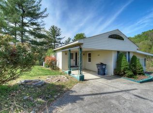 340 Clearwater Dr, Kingsport, TN 37664