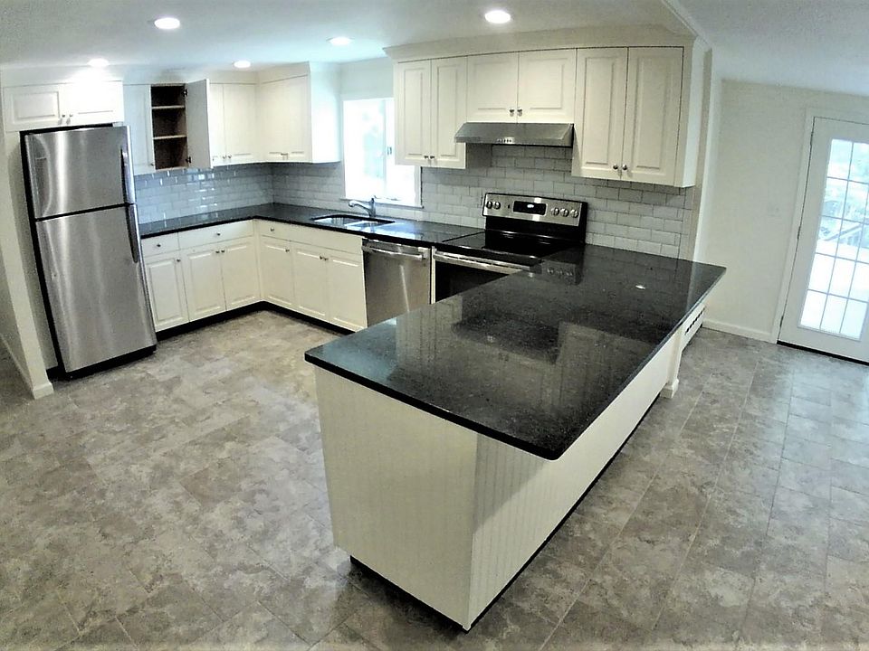 Kitchen/ Dining Room