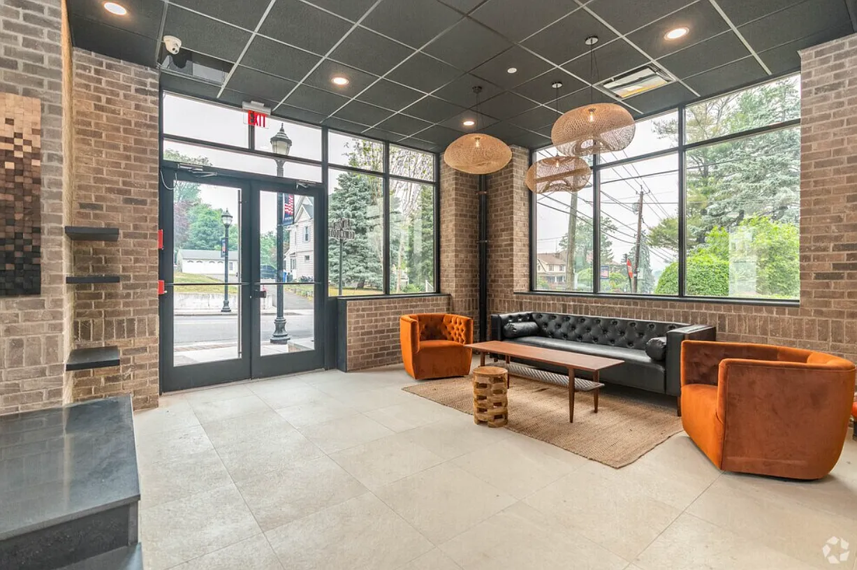 2 bed, 950 sqft, $2,750 — Photo 3