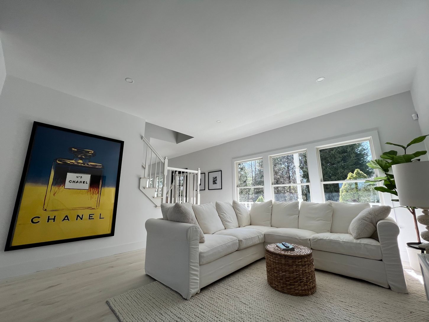  Living room with flat screen tv