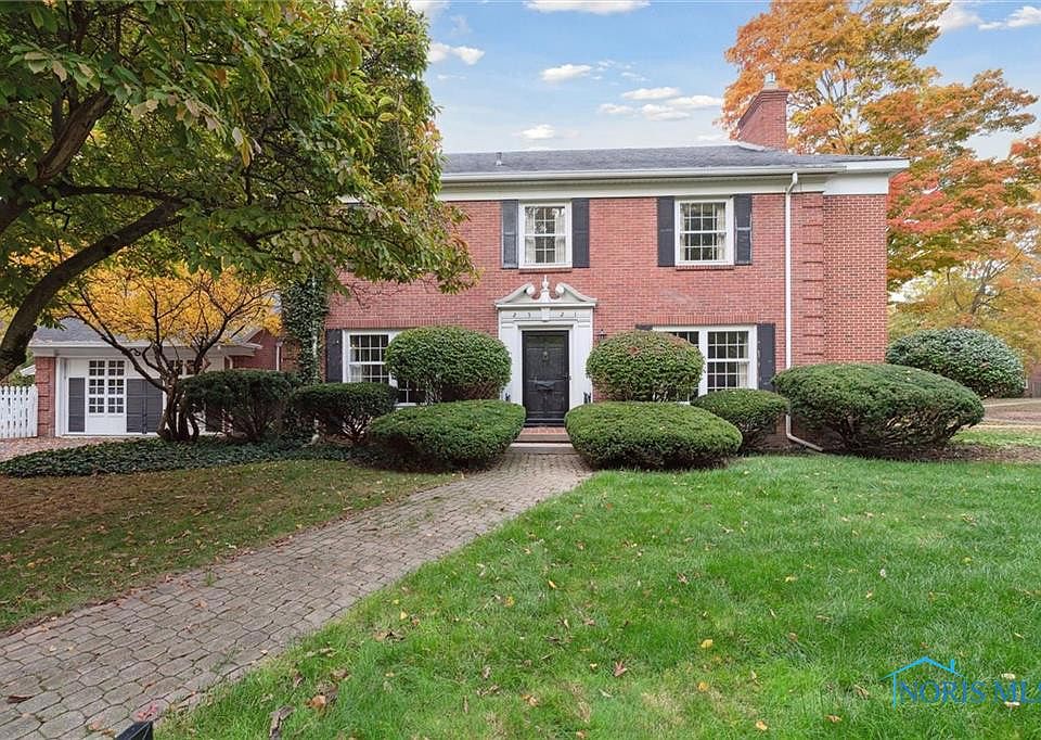 1st image of 2521 Meadowwood Dr